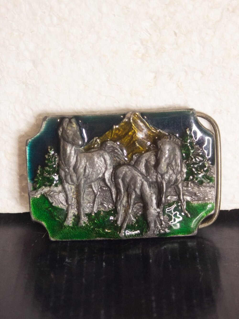 Vintage Siskiyou Horses Belt Buckle – 1989 – Western Wildlife